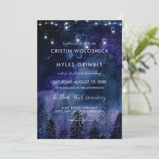 Rustikale Nachtwaldhochzeit Einladung (Stehend Vorderseite)