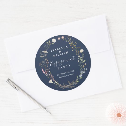 Rustikale Navy Blue Boho Wildblume Engagement Part Runder Aufkleber (Umschlag)
