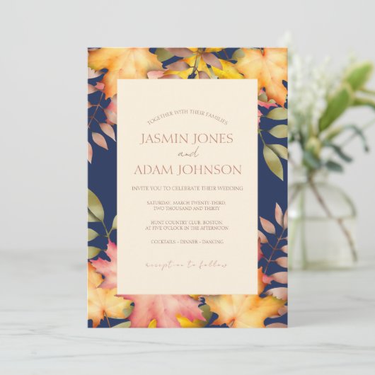 Rustikale Navy Blue Fall Herbst Leaves Hochzeit Einladung (Stehend Vorderseite)