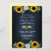 Rustikale Navy Blue Sunflower|Daisy Wedding Einladung (Vorne/Hinten)