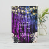 Rustikale Navy Blue Wood String Lights Wedding Inv Einladung (Stehend Vorderseite)