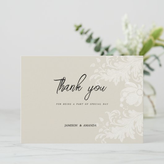Rustikale, neutrale weiße Blumenspitze Danke Einladung (Stehend Vorderseite)