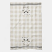 Rustikale Oars Kariertes Personalisiertes Seehaus Geschirrtuch (Vertikal)