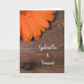 Rustikale Orange Daisy Barn Wedding Einladung (Vorderseite)