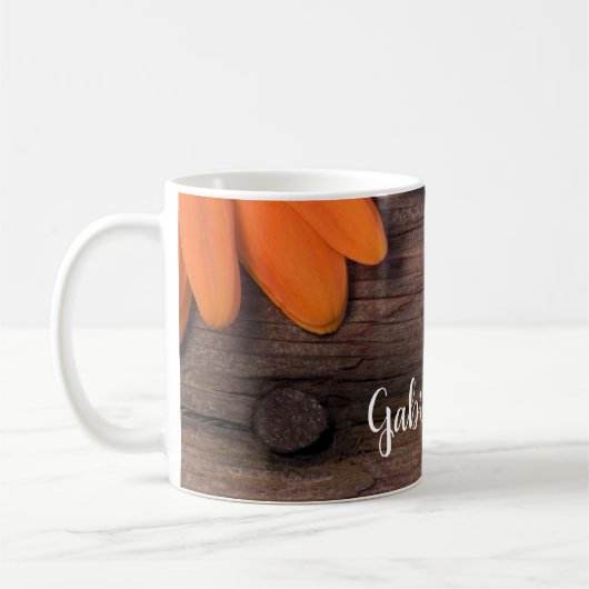Rustikale Orange Daisy Barn Wood Country Wedding Kaffeetasse (Links)