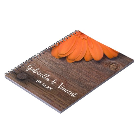 Rustikale Orange Daisy Country Barn Wood Wedding Notizblock (Linke Seite)