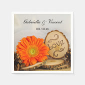 Rustikale Orange Daisy Woodland Wedding Serviette (Vorderseite)