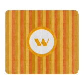 Rustikale Orangefarbene Monogramme und Streifen Schneidebrett (Vorderseite)