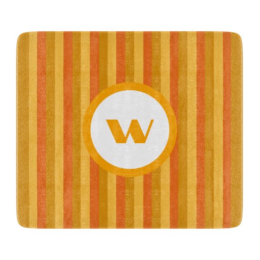 Rustikale Orangefarbene Monogramme und Streifen Schneidebrett (Vorderseite)