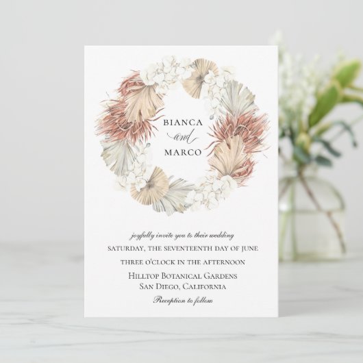 Rustikale Palm Wreath Wedding Einladung (Stehend Vorderseite)