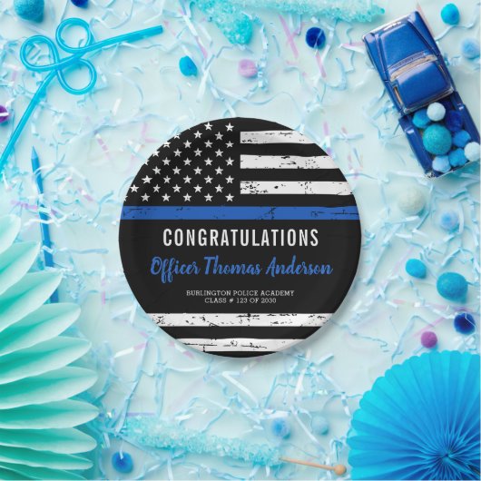 Rustikale Partei für die Polizeischulung mit dünne Pappteller (Party)