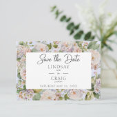 Rustikale Pastel Hydrangea Floral Monogram Periwin Save The Date (Stehend Vorderseite)