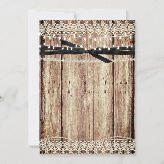 Rustikale Pearl Lace Barn Wood Black String Lights Einladung (Rückseite)