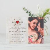 Rustikale Pfeile Rotes Herz Save The Date (Stehend Vorderseite)