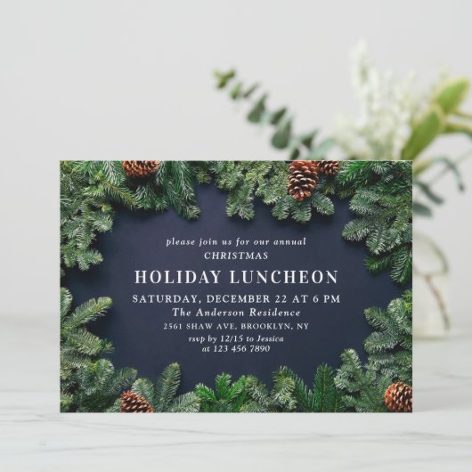 Rustikale Pine Cones Branch HOLIDAY LUNCHEON Einladung (Stehend Vorderseite)