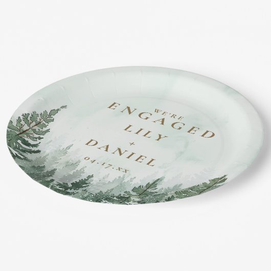 Rustikale Pine Tree Forest-Engagement-Partei Pappteller (Schrägansicht)