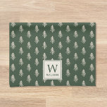 Rustikale Pine Trees Familienname Monogram Weihnac Geschirrtuch<br><div class="desc">Handtuch nach Maß mit rustikalen handgezeichneten Waldgrün- und beigefarbenen Pinienbäumen mit personalisiertem Original und Namen.</div>