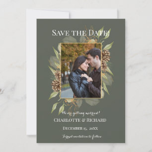Rustikale Pinecones auf dem Foto "Grüne Verlobung" Save The Date