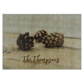 Rustikale Pinecones Natur Foto und Individuelle Na Schneidebrett (Vorderseite)