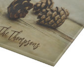 Rustikale Pinecones Natur Foto und Individuelle Na Schneidebrett (Ecke)