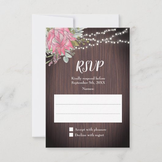Rustikale Protea Eukalyptus Lights Wood Wedding RSVP Karte (Vorderseite)
