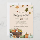 Rustikale Pumpkins & Fallende Blätter Erntedank In Einladung (Vorderseite)