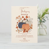 Rustikale Pumpkins Wildblumen Erntedank Abendessen Einladung (Stehend Vorderseite)