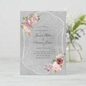 rustikale Rahmen weiche rosa Bordeaux Blütenhochze Einladung (Stehend Vorderseite)