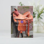 Rustikale Romantik: Sattel auf dem Zaun Save The Date (Stehend Vorderseite)