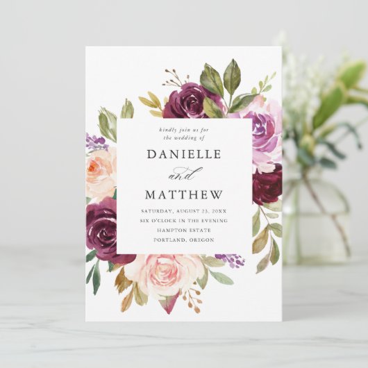 Rustikale rosa Burgund und Lila Blumenhochzeit Einladung (Stehend Vorderseite)