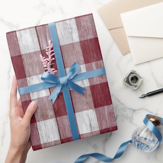Rustikale Rot-Weiß-Karo-Scheunenholz-Karo-Muster Geschenkpapier (Schenken)