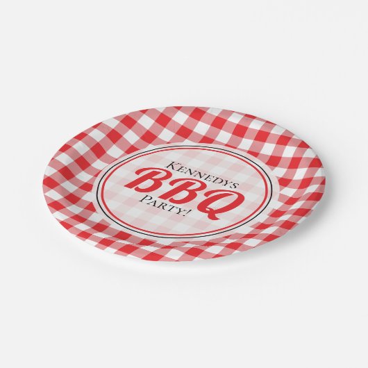 Rustikale Rote Gingham-GRILLEN Pappteller (Schrägansicht)