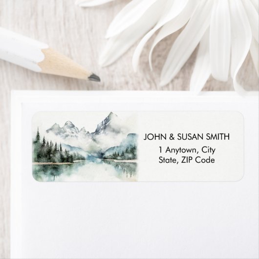 rustikale Rücksendeadressen-Aufkleber im Bergwald (Insitu)