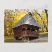 Rustikale rumänische Holzhütte im Herbst Postkarte (Vorderseite)