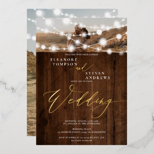 Rustikale Saitenlichter Braun Holz 2 Fotos Hochzei Folieneinladung (Vorderseite/Rückseite)