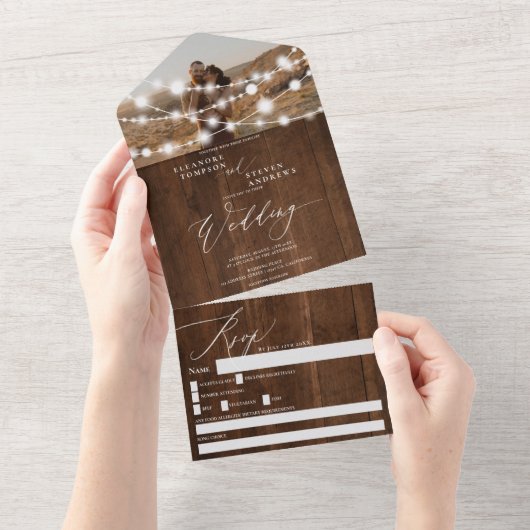 Rustikale Saitenlichter Braun-Holz Foto Hochzeit All In One Einladung (Abreißen)