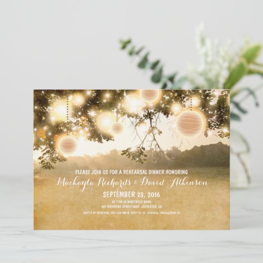 Rustikale Saitenlichter Romantische PROBE Abendess Einladung (Stehend Vorderseite)