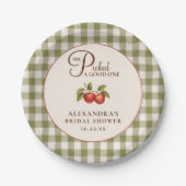 Rustikale Salbeigrüne Gingham-Apfel-Brautparty Pappteller (Vorderseite)
