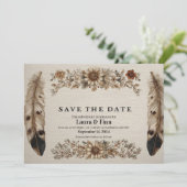 Rustikale "Save the Date" Karte mit Federn und Flo (Stehend Vorderseite)