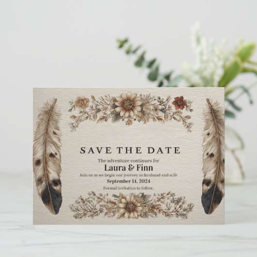 Rustikale "Save the Date" Karte mit Federn und Flo (Stehend Vorderseite)