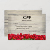 Rustikale Scheune mit roter Tulpenkarte Einladung (Vorne/Hinten)