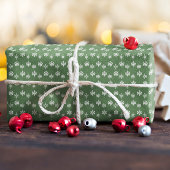 Rustikale Schneeflocken, grün und weiß Geschenkpapier