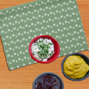 Rustikale Schneeflocken, grün und weiß Geschirrtuch