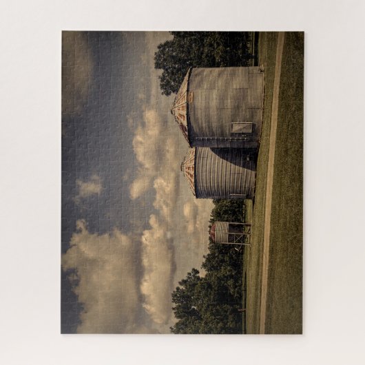Rustikale Silos in ruhiger Umgebung unter flauschi Puzzle (Vertikal)