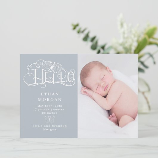 rustikale Skriptschmetterling-Blue-Geburtsankündig Einladung (Stehend Vorderseite)