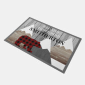 Rustikale Snowy Mountains Buffalo Karo Bärenfamili Fußmatte (Schrägansicht)