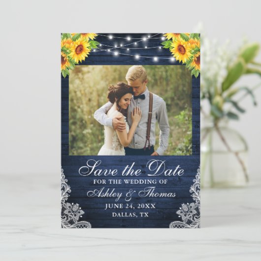 Rustikale Sonnenblume Blütenblume Blauer Foto Save The Date (Stehend Vorderseite)