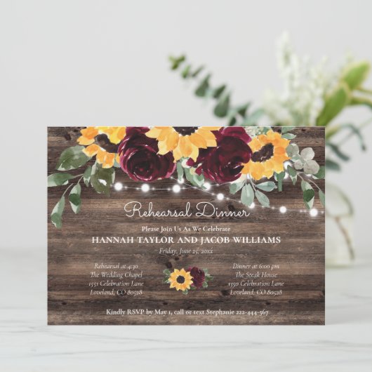 Rustikale Sonnenblume Holz Lights Probe Abendessen Einladung (Stehend Vorderseite)