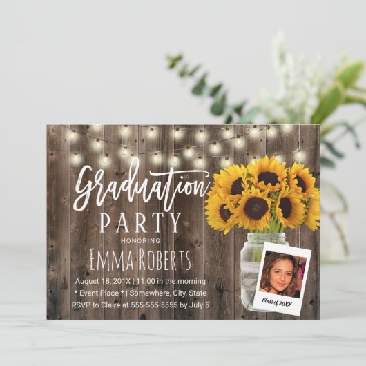 Rustikale Sonnenblume Mason Jar Foto Abschluss Einladung (Stehend Vorderseite)