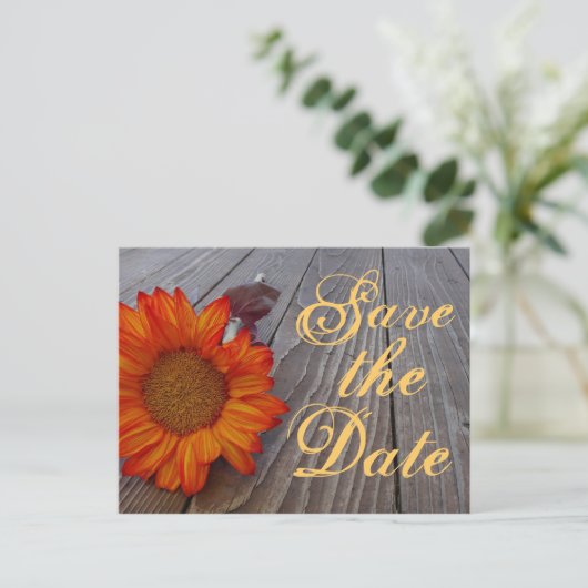 Rustikale Sonnenblume Save the Date Hochzeit Postk Ankündigungspostkarte (Stehend Vorderseite)
